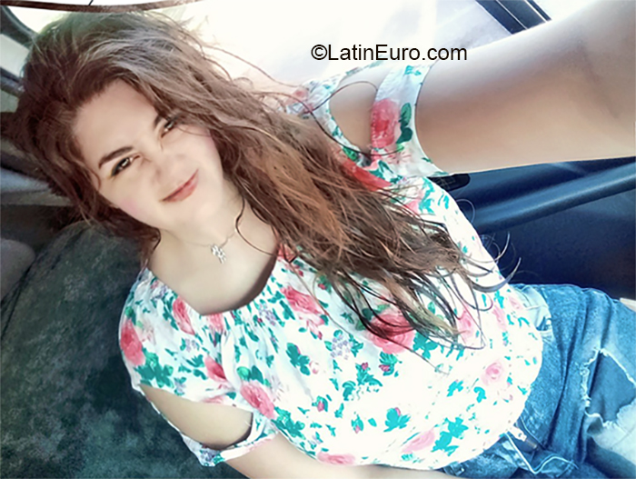 Date this young Argentina girl Viviana from Cordoba AR226