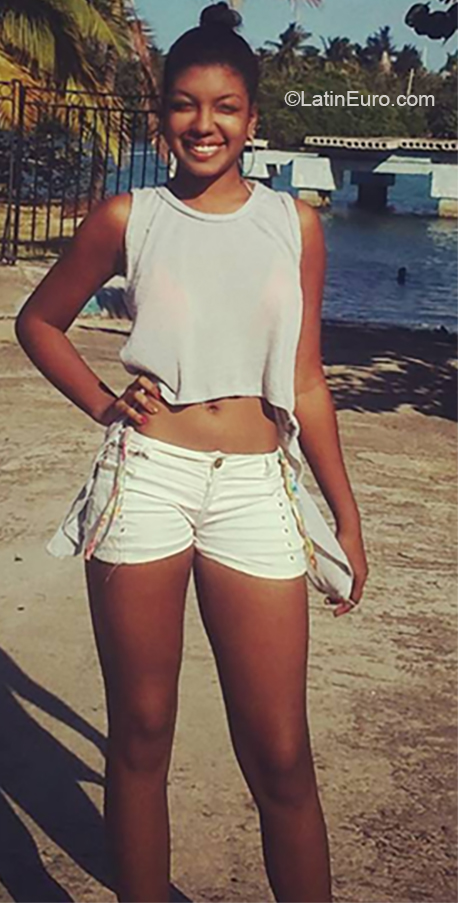 Date this exotic Cuba girl Kitty from Havana CU572