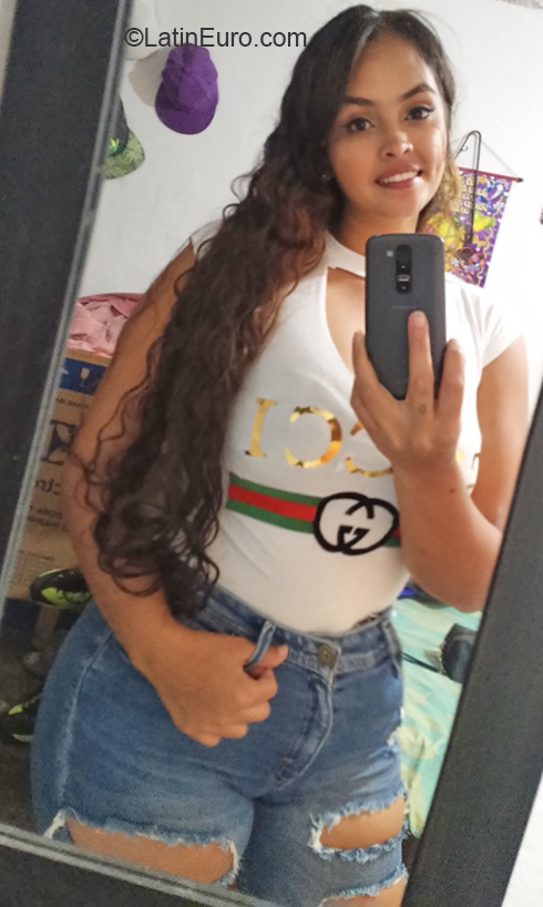 Date this sultry Colombia girl Zara from Medellin CO25933