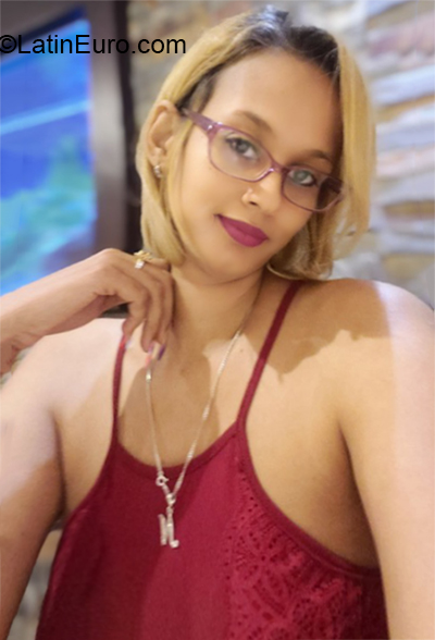 Date this exotic Dominican Republic girl Jennifer from Santo Domingo DO35775