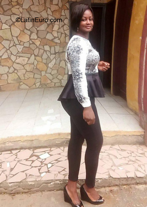 Date this funny Cameroon girl Pierette from Yaounde CM278