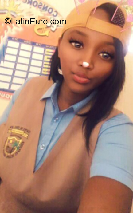 Date this happy Dominican Republic girl Ana lidia from Juan Dolio DO35809