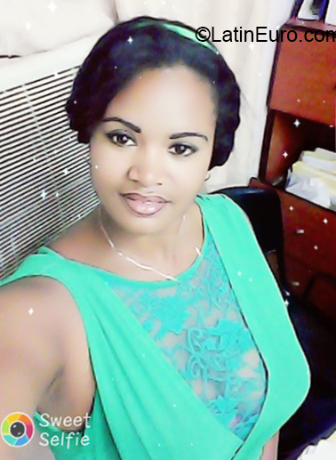 Date this delightful Cuba girl Zoe from Havana CU578