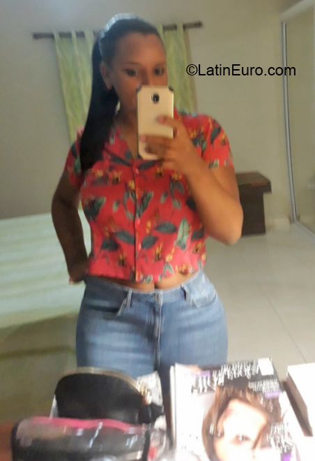 Date this stunning Dominican Republic girl La marucha from Santo Domingo DO35866