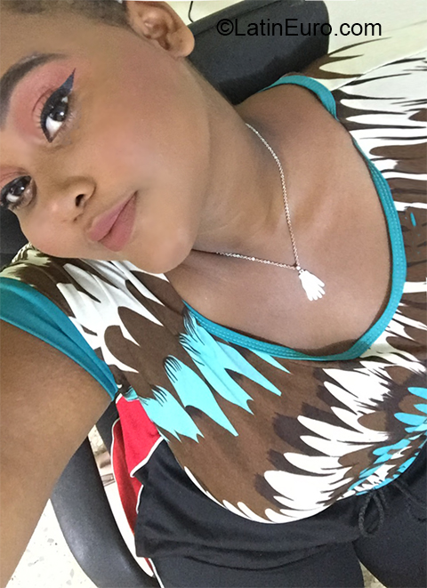 Date this passionate Dominican Republic girl Esmeralda from Santo Domingo DO35871