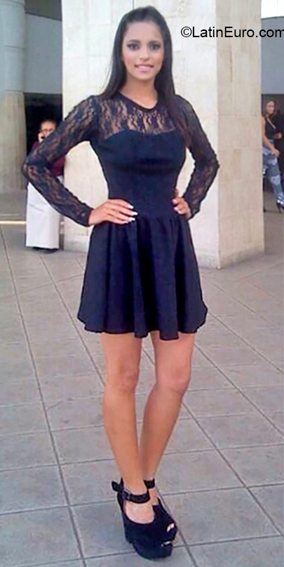 Date this funny Colombia girl Genesis from Bogota CO26006