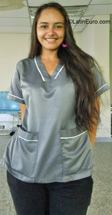 Date this sensual Venezuela girl Nicar from San Fernando VE2694