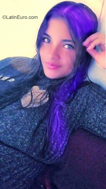 Date this hot Colombia girl Leyla from Manizalez CO26028