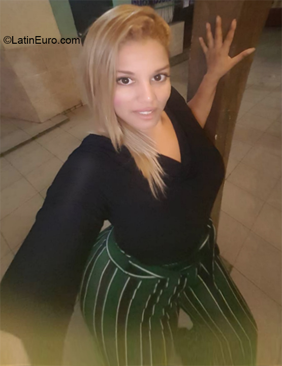 Date this good-looking Cuba girl Day from Havana CU591