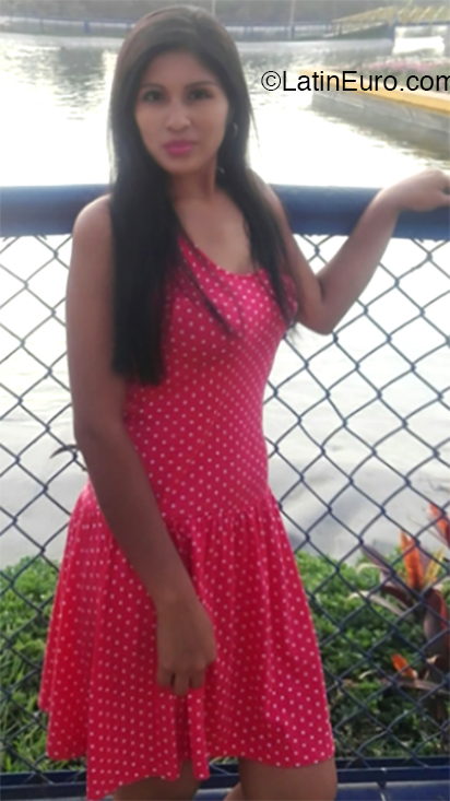 Date this cute Peru girl Mariah from Lima PE1437