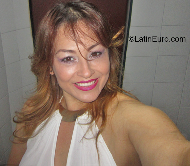 Date this passionate Colombia girl Francia from Cali CO26064