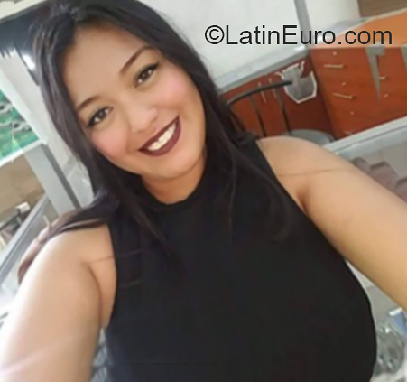 Date this hot Guatemala girl Yanni from Guatemala City GT115