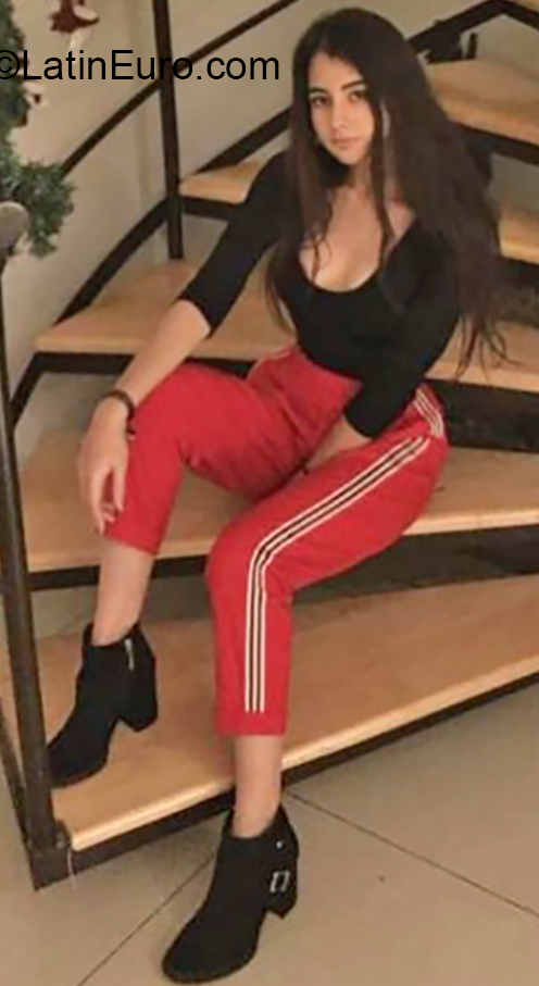 Date this charming Venezuela girl Yuseli from Bolívar VE2712