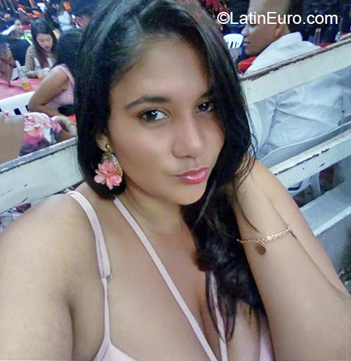 Date this happy Colombia girl Mariana from Valledupar CO26090