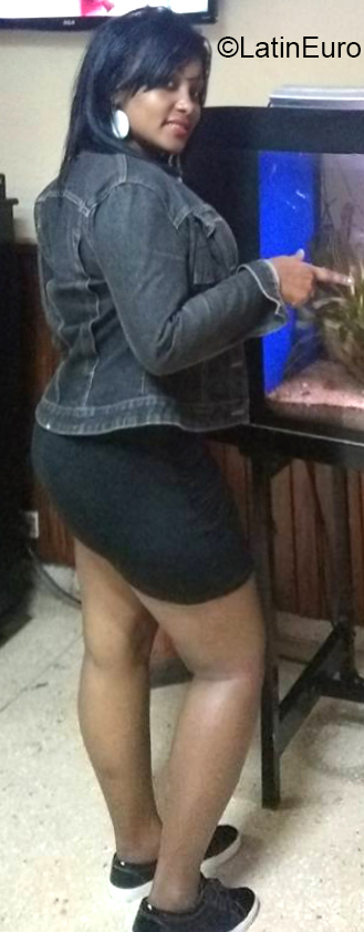 Date this stunning Cuba girl Ileana from Santiago de cuba CU604