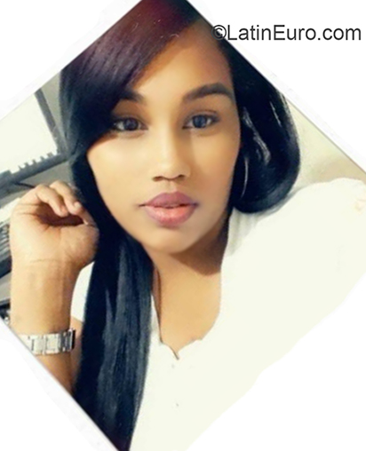 Date this charming Dominican Republic girl Victoria from Santiago DO36203