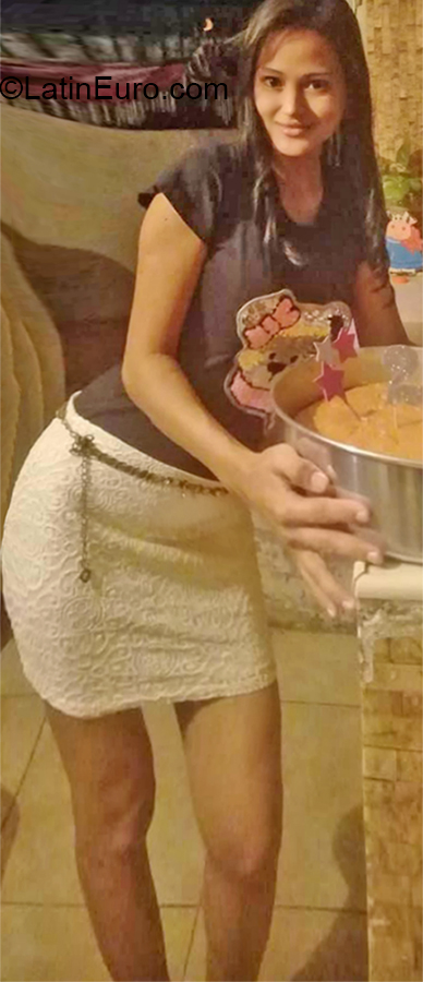 Date this hot Venezuela girl Carolina from Ciudad Guayana VE2733