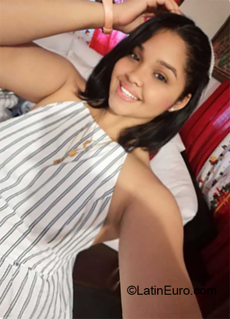 Date this young Dominican Republic girl Corel from Santo Domingo DO36236