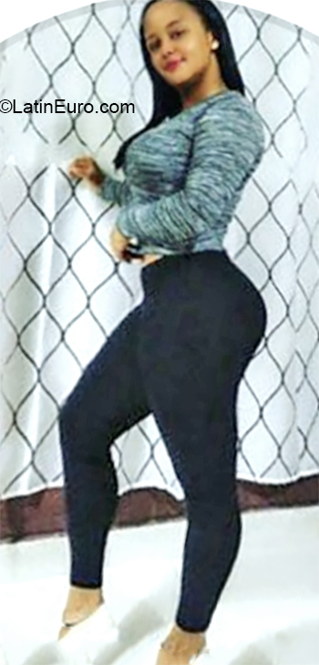 Date this beautiful Dominican Republic girl Yafreisie from La Romana DO36237