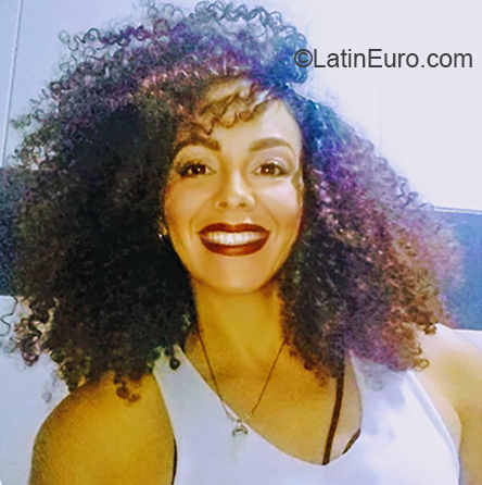 Date this charming Colombia girl Yaky from Medellin CO26182