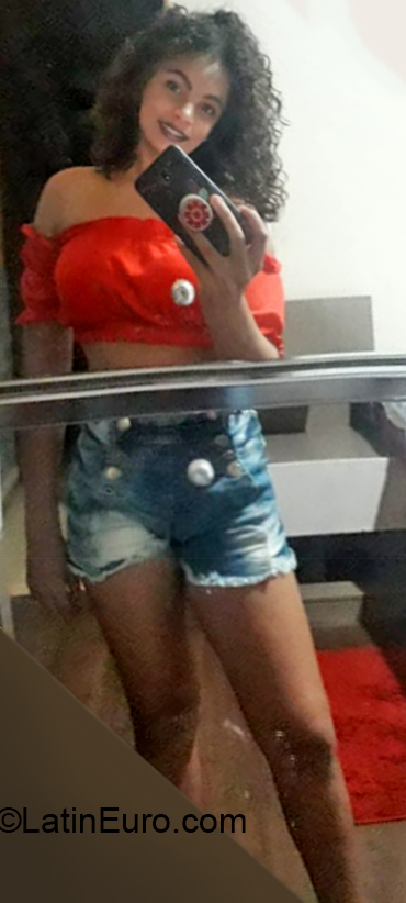 Date this voluptuous Brazil girl Isabela from Porto Alegre BR10940