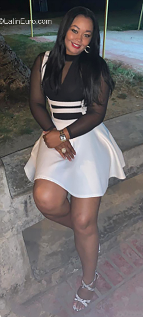 Date this pretty Dominican Republic girl Yoana from San Pedro De Macoris DO36358