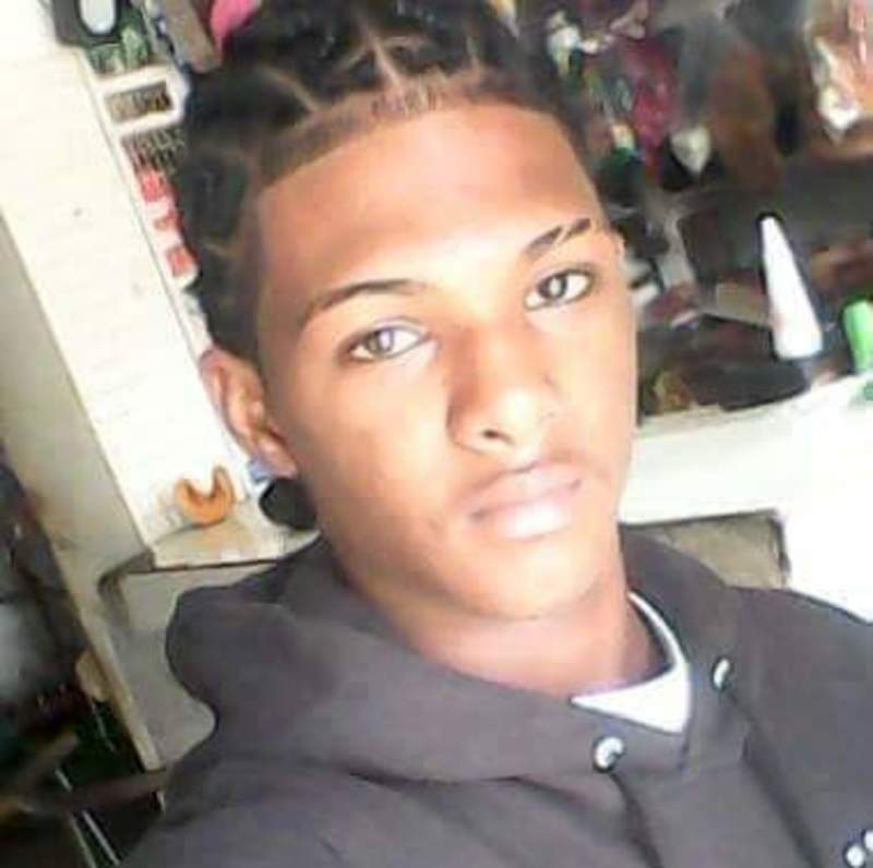 Date this athletic Dominican Republic man Miguel angel from Azua DO36362