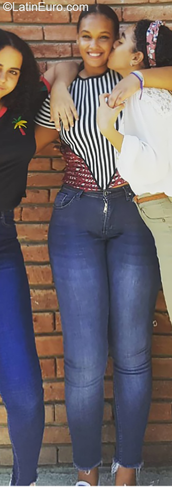 Date this good-looking Dominican Republic girl Amelia from Santiago De Los Caballeros DO36369