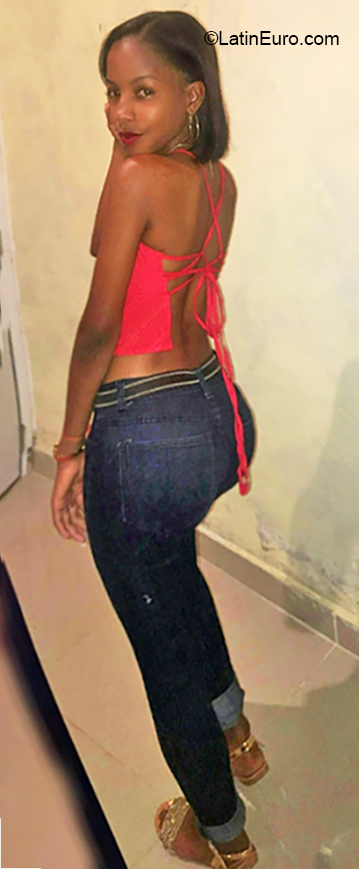 Date this hot Dominican Republic girl Luisa from El Seibo DO36376