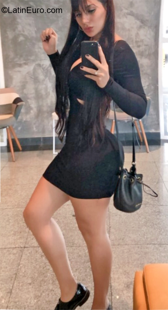 Date this stunning Colombia girl Maria from Panama City CO26208