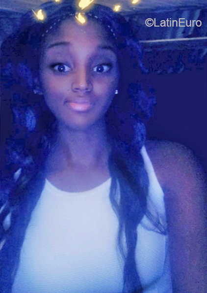 Date this delightful Jamaica girl Shenieka from Ocho Rios JM2631