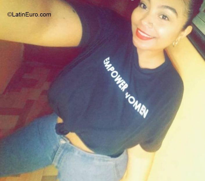 Date this young Colombia girl Barbara from Baranquilla CO26227