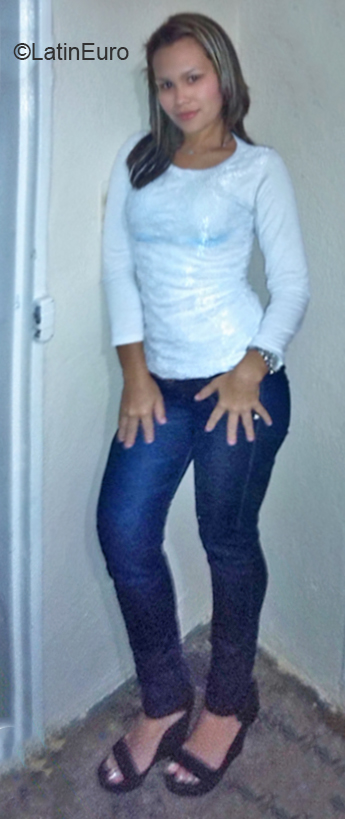 Date this hot Venezuela girl Flor from Ciudad Guayana VE2760