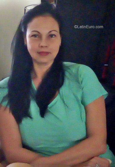 Date this voluptuous Colombia girl Javeba from Medellin CO26231