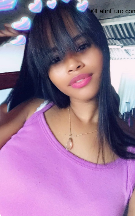 Date this voluptuous Dominican Republic girl Lenita from Santiago DO36593