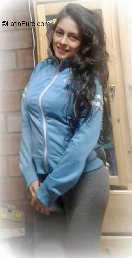 Date this stunning Peru girl Berta from Lima PE1459
