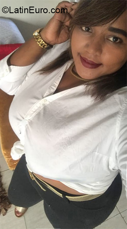 Date this fun Dominican Republic girl Yory from Santo Domingo DO40090