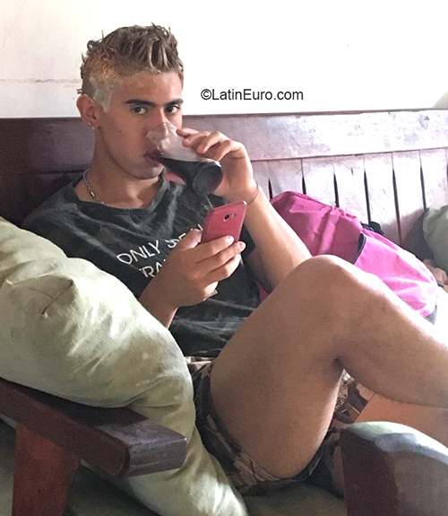 Date this sultry Argentina man Tomas from Rio Negro AR262