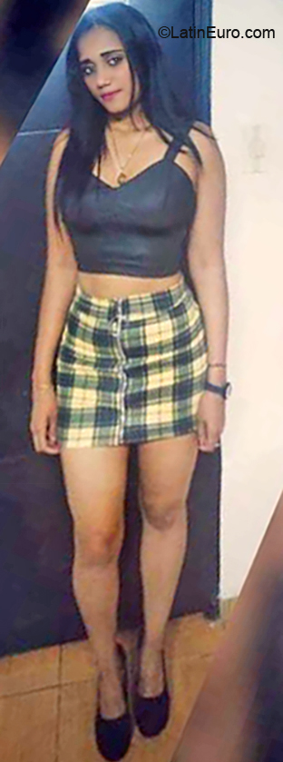 Date this voluptuous Colombia girl Luciana from Bogota CO27099