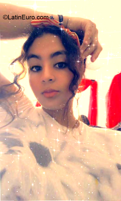 Date this nice looking Dominican Republic girl Johanna from La Vega DO36688