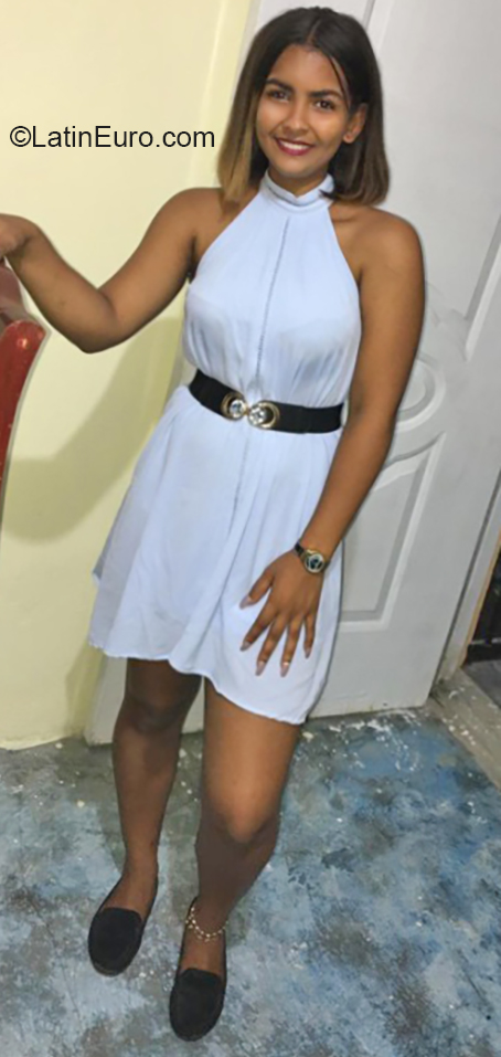 Date this pretty Dominican Republic girl Samantha from San Cristobal DO36690