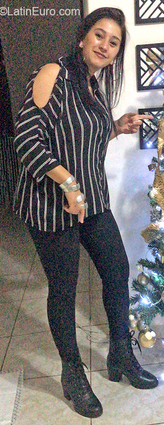 Date this delightful Brazil girl Andrea from Curitiba BR10963