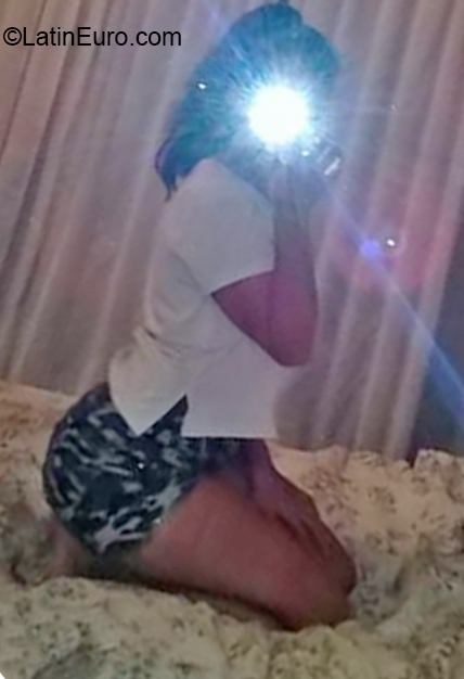 Date this voluptuous Argentina girl Catalina from Buenos Aires AR270
