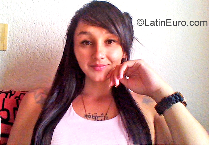 Date this young Colombia girl Patty from Bogota CO26352