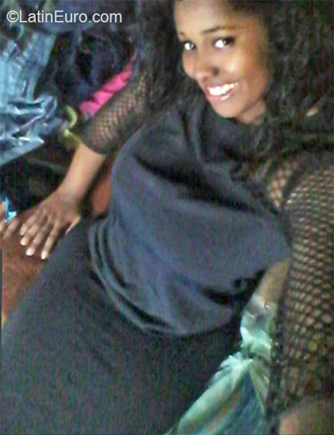 Date this attractive Dominican Republic girl Marle from Santo Domingo DO36754