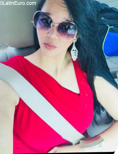 Date this tall Dominican Republic girl Irvana from Santiago DO36760