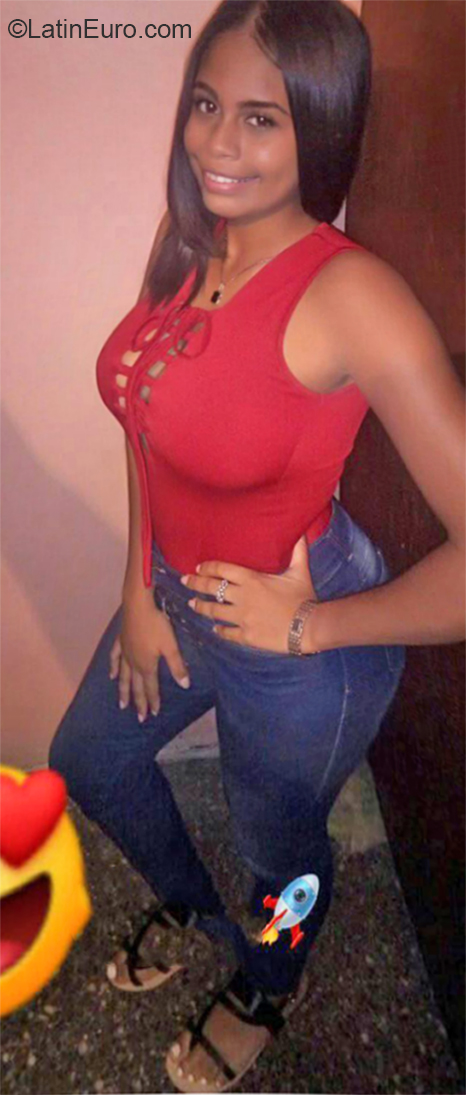 Date this funny Venezuela girl Nathaly from Caracas VE2826