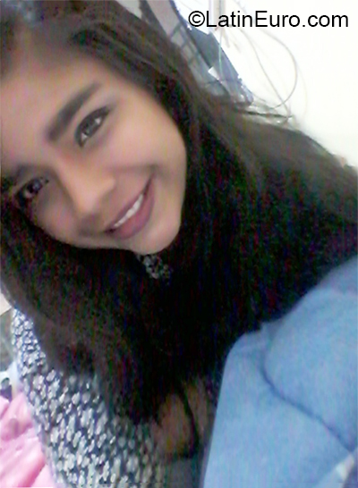 Date this passionate Peru girl Meriam from Chiclayo PE1464
