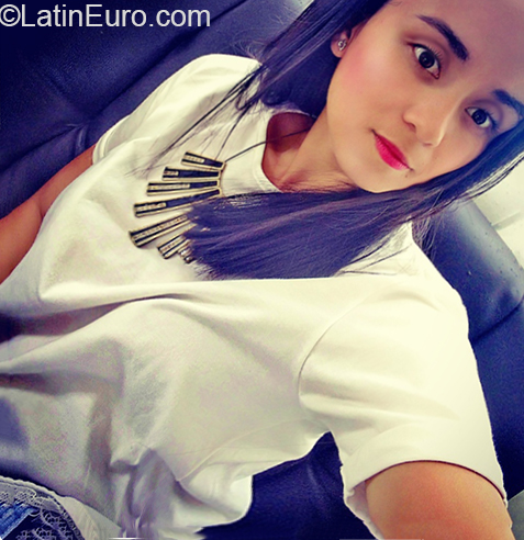 Date this nice looking Colombia girl Vanessa from Manizales CO26404