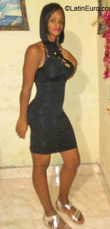 Date this sensual Dominican Republic girl Yuleisi from Santo Domingo DO36802